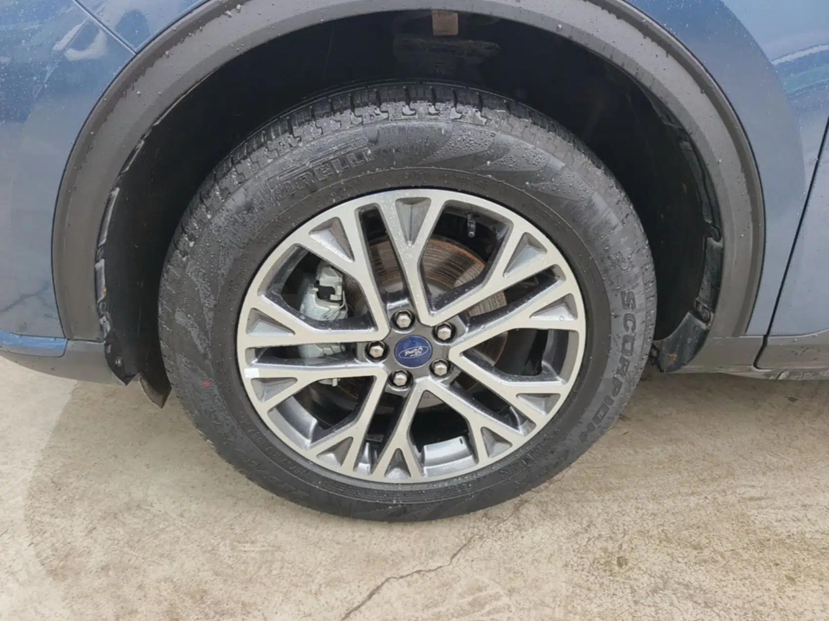 Ford Escape 2020 EcoBoost 245 Two-Wheel-Drive Titanium Edition — миниатюра 8