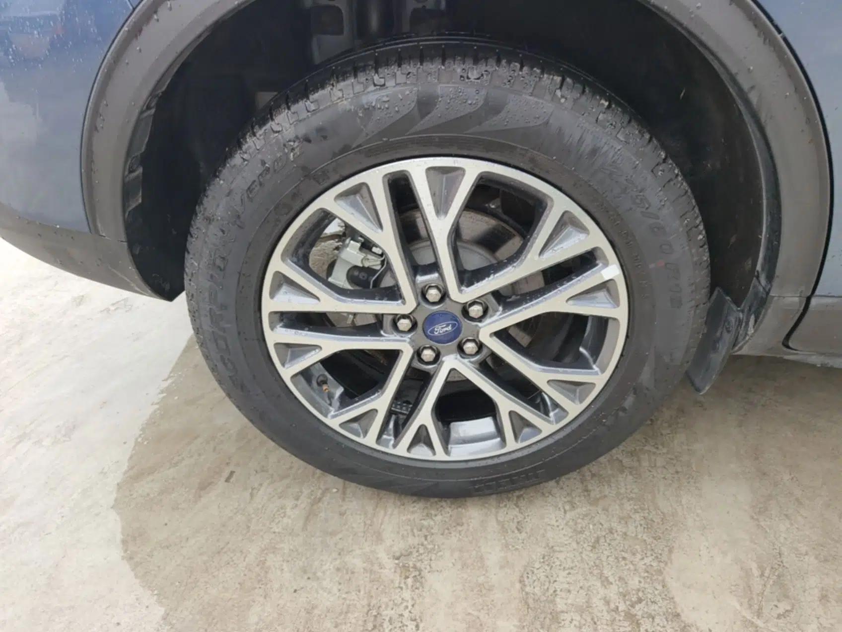 Ford Escape 2020 EcoBoost 245 Two-Wheel-Drive Titanium Edition — миниатюра 10