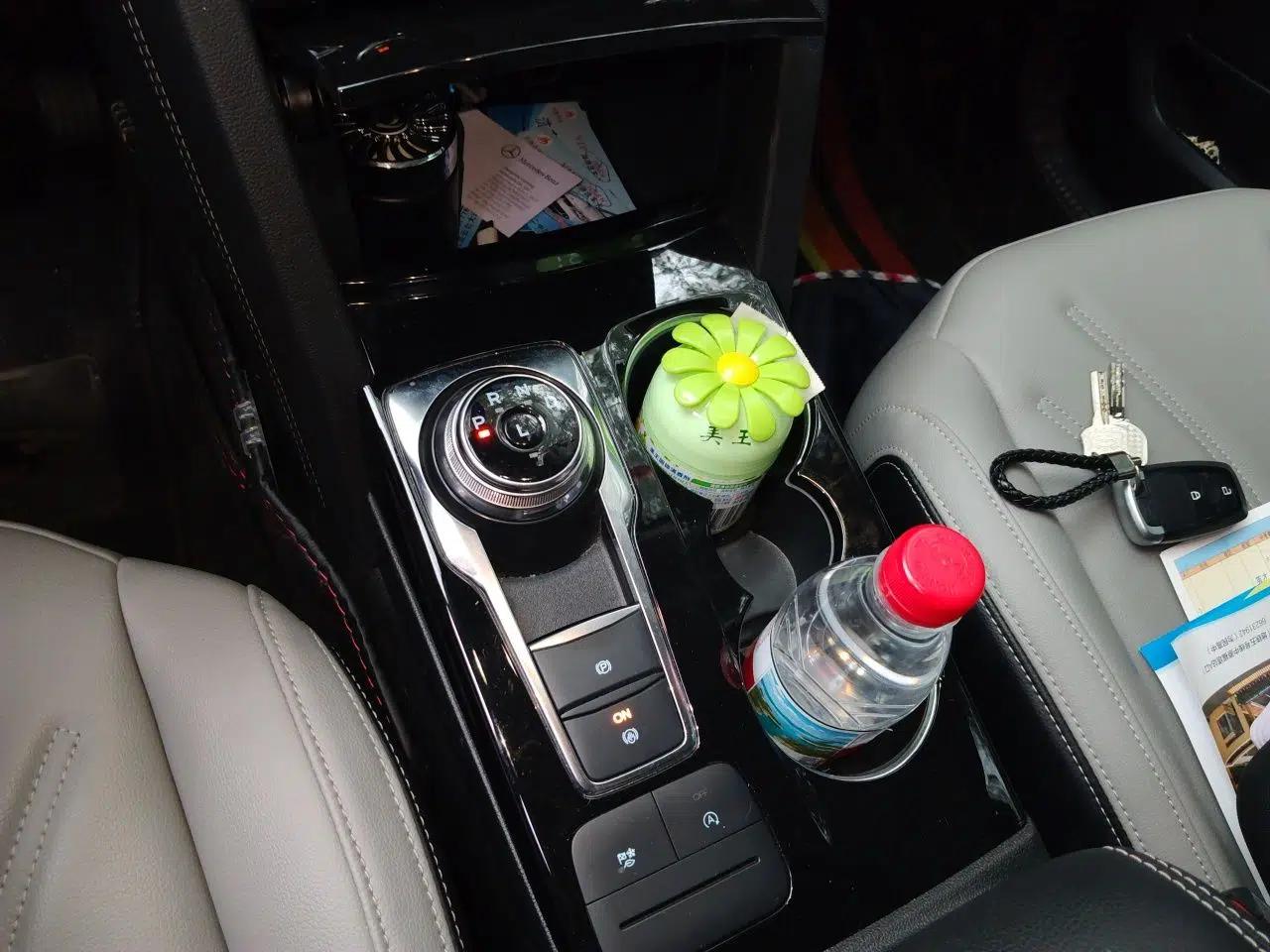 Ford Escape 2020 EcoBoost 245 Two-Wheel-Drive Comfort Edition — миниатюра 15