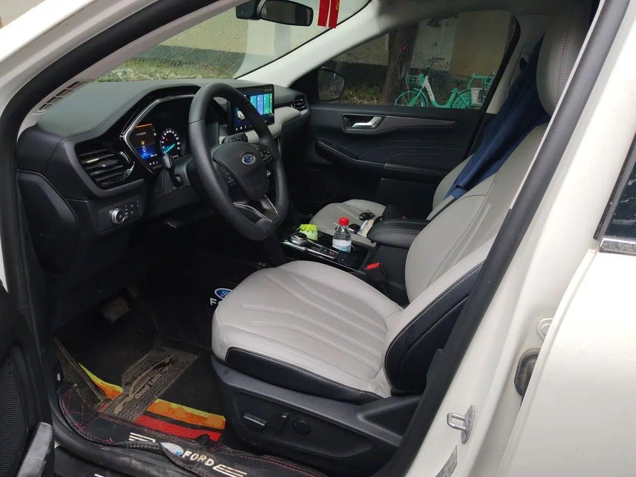 Ford Escape 2020 EcoBoost 245 Two-Wheel-Drive Comfort Edition — миниатюра 17