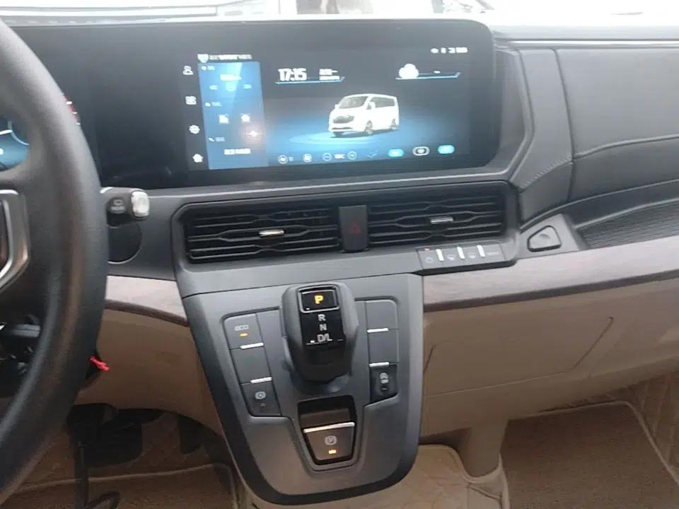 Ford Tourneo Custom 2023 2.0T Automatic Comfort Edition — миниатюра 16