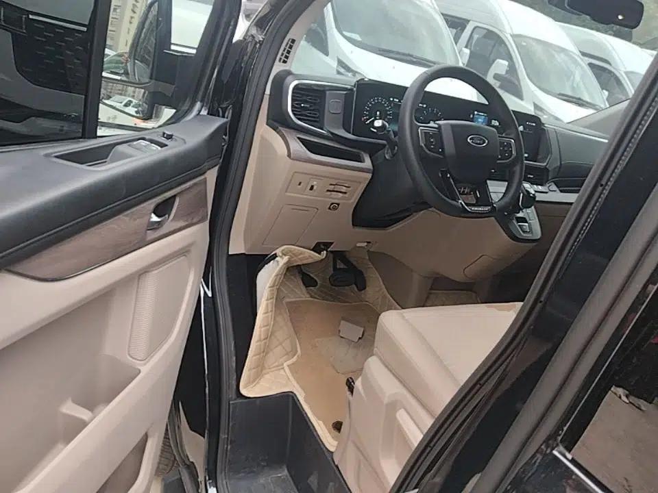 Ford Tourneo Custom 2023 2.0T Automatic Comfort Edition — миниатюра 19