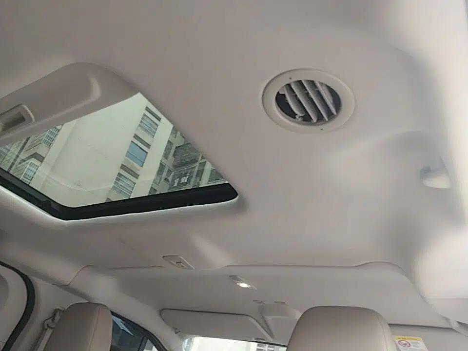 Ford Tourneo Custom 2023 2.0T Automatic Comfort Edition — миниатюра 21