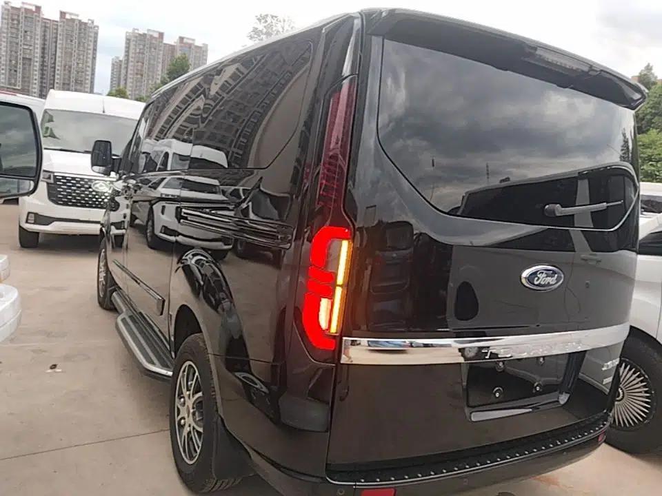 Ford Tourneo Custom 2023 2.0T Automatic Comfort Edition — миниатюра 4