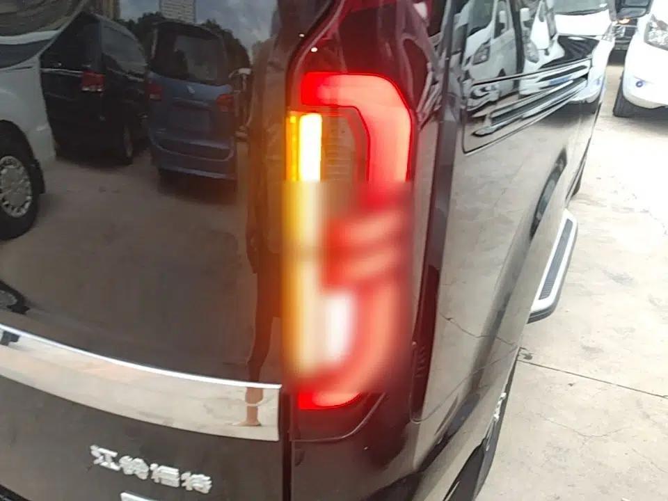 Ford Tourneo Custom 2023 2.0T Automatic Comfort Edition — миниатюра 7