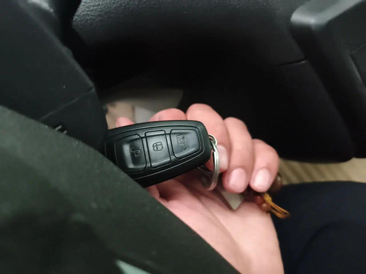 Ford Tourneo Custom 2017 2.0T Automatic Elite Version — миниатюра 9