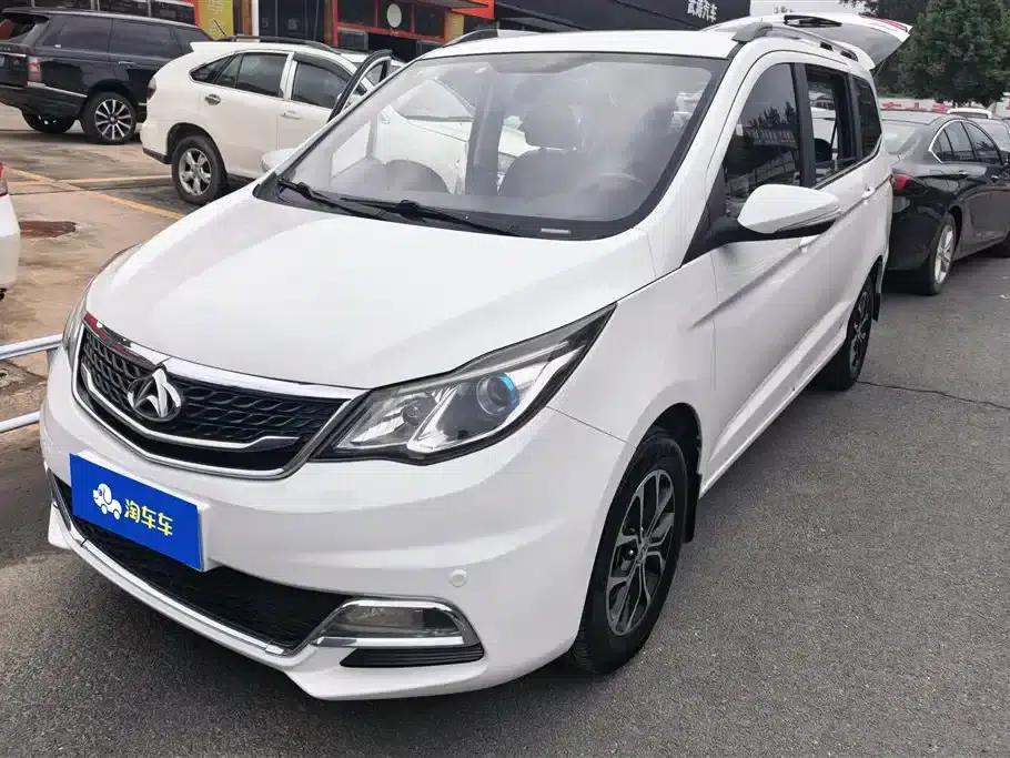 Changan Oushang A600 2016 1.5L Manual Deluxe 6-Seater — миниатюра 1