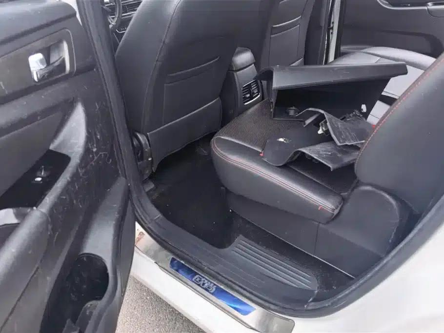 Changan Oushang A600 2016 1.5L Manual Deluxe 6-Seater — миниатюра 11