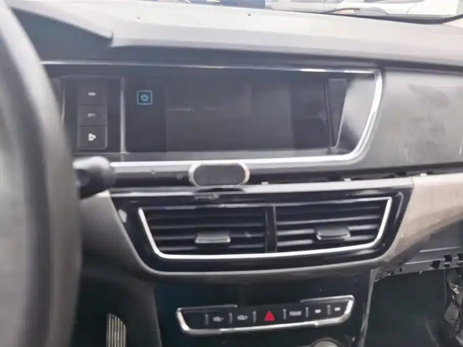 Changan Oushang A600 2016 1.5L Manual Deluxe 6-Seater — миниатюра 13
