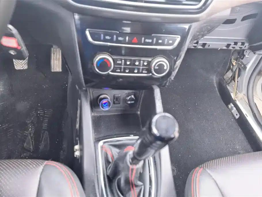 Changan Oushang A600 2016 1.5L Manual Deluxe 6-Seater — миниатюра 16