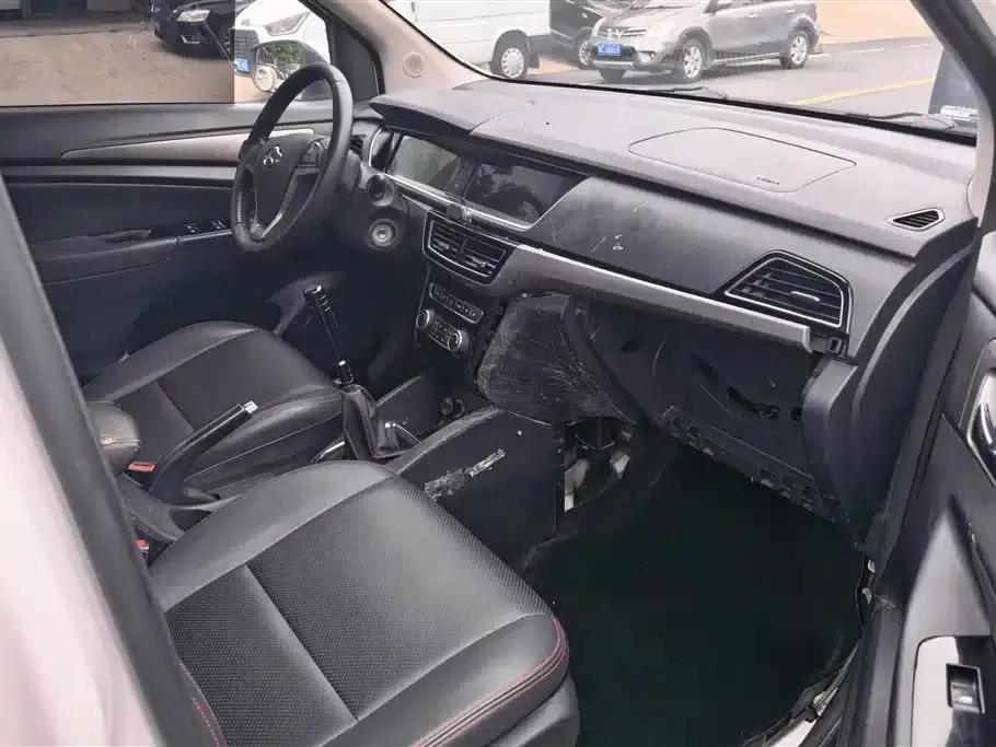 Changan Oushang A600 2016 1.5L Manual Deluxe 6-Seater — миниатюра 8