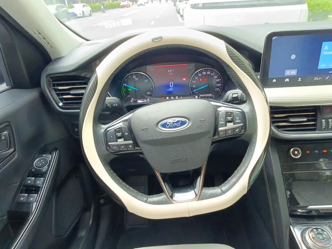 Ford Escape New Energy 2021 PHEV model — миниатюра 11