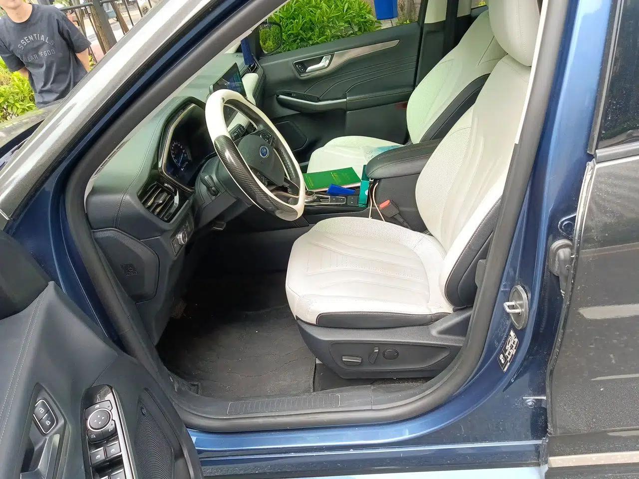 Ford Escape New Energy 2021 PHEV model — миниатюра 16