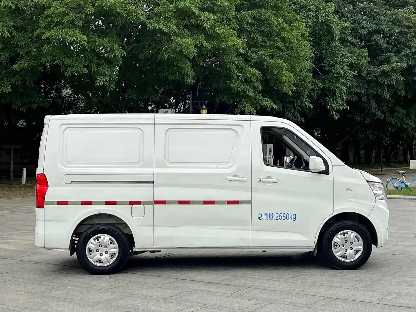 Changan Ruixing EM60 2022 Pure Electric Van, Model 4498, Length, Flat Top, Hatchback Door, 2 Seats, 60kW, 41.86kWh — миниатюра 11