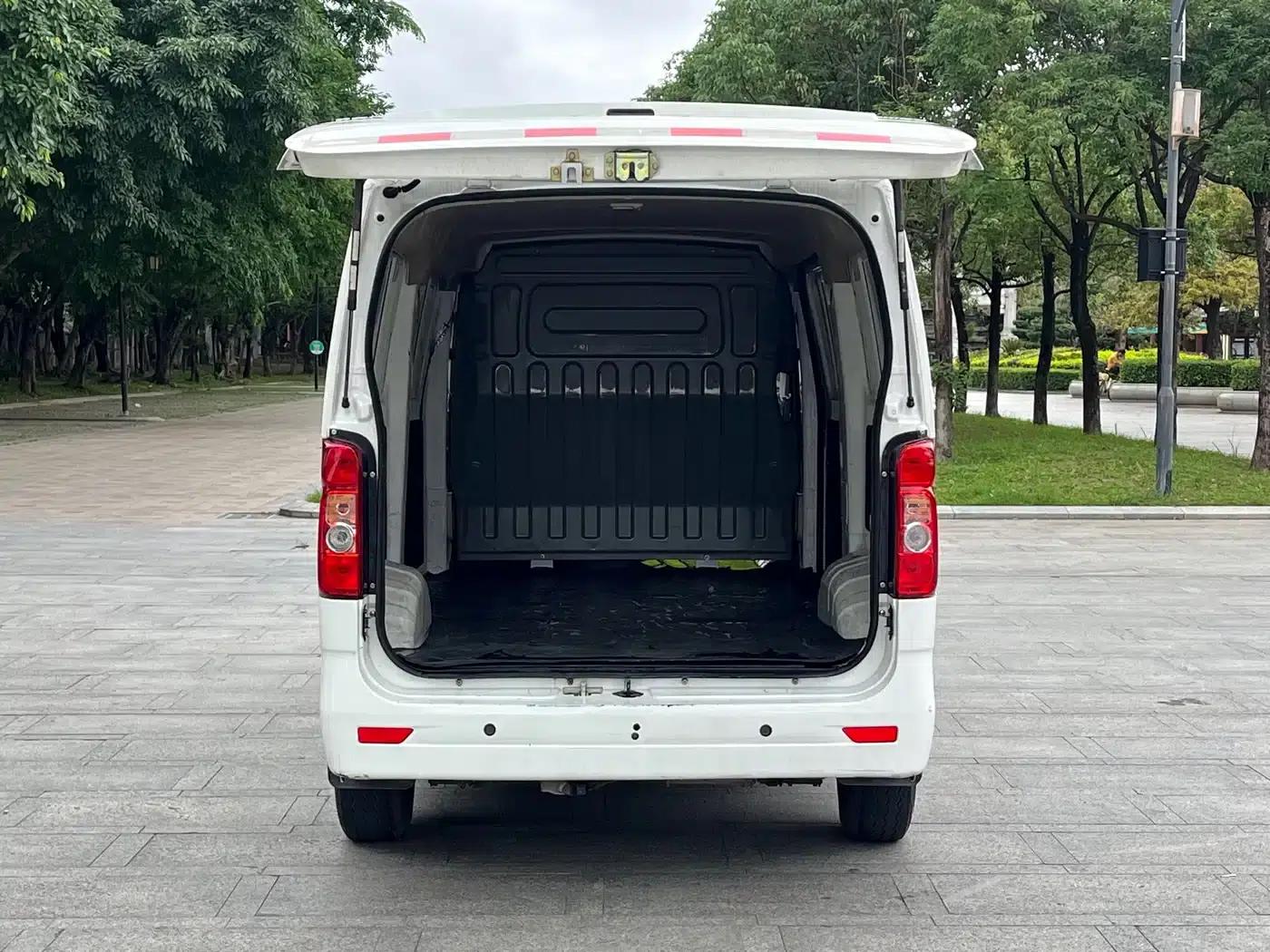 Changan Ruixing EM60 2022 Pure Electric Van, Model 4498, Length, Flat Top, Hatchback Door, 2 Seats, 60kW, 41.86kWh — миниатюра 14