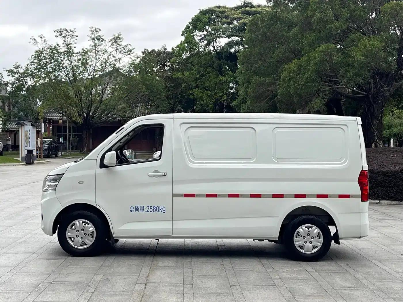 Changan Ruixing EM60 2022 Pure Electric Van, Model 4498, Length, Flat Top, Hatchback Door, 2 Seats, 60kW, 41.86kWh — миниатюра 15