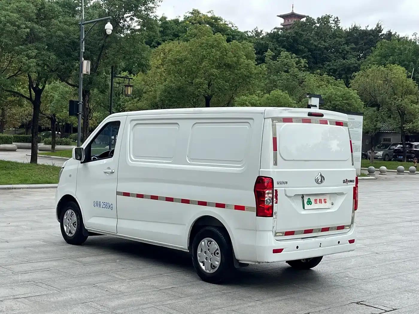 Changan Ruixing EM60 2022 Pure Electric Van, Model 4498, Length, Flat Top, Hatchback Door, 2 Seats, 60kW, 41.86kWh — миниатюра 17