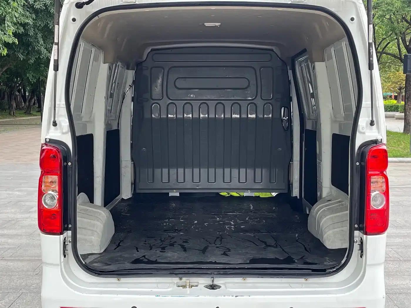 Changan Ruixing EM60 2022 Pure Electric Van, Model 4498, Length, Flat Top, Hatchback Door, 2 Seats, 60kW, 41.86kWh — миниатюра 18