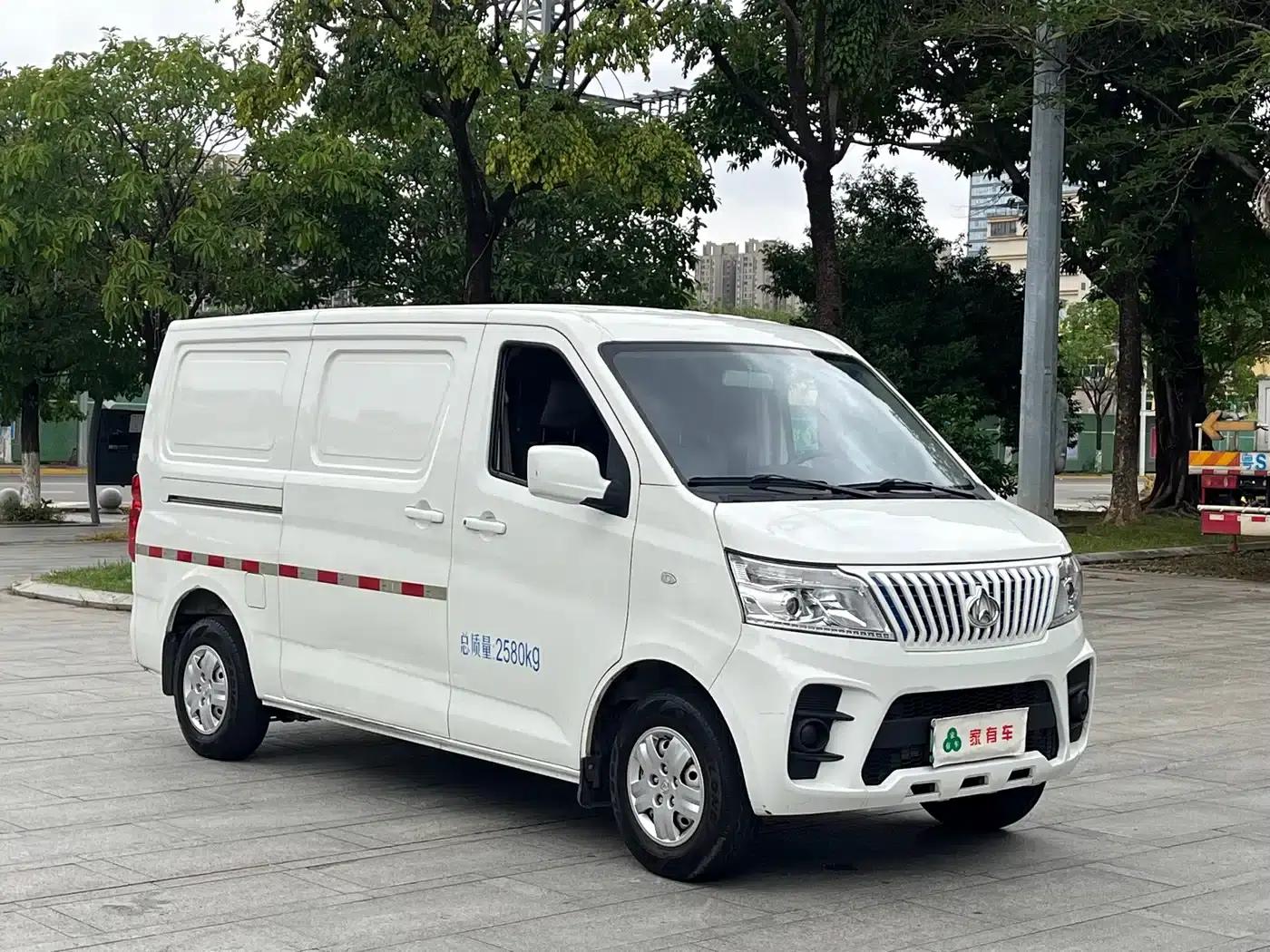 Changan Ruixing EM60 2022 Pure Electric Van, Model 4498, Length, Flat Top, Hatchback Door, 2 Seats, 60kW, 41.86kWh — миниатюра 3