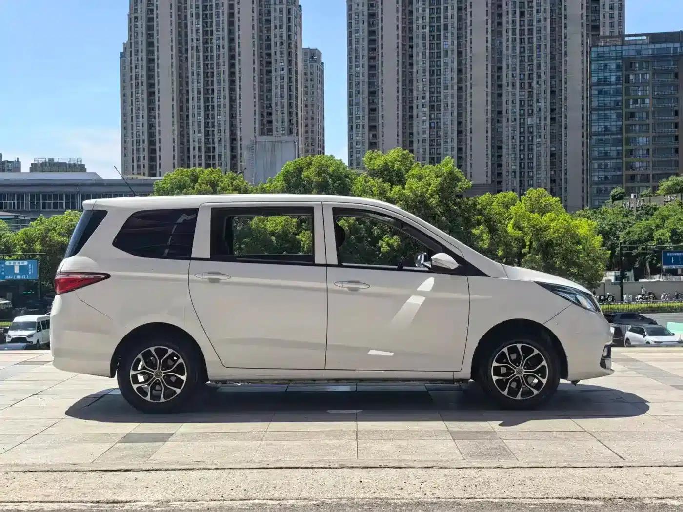 Changan Oushang A600EV 2019 Facelift 5-Seater — миниатюра 4