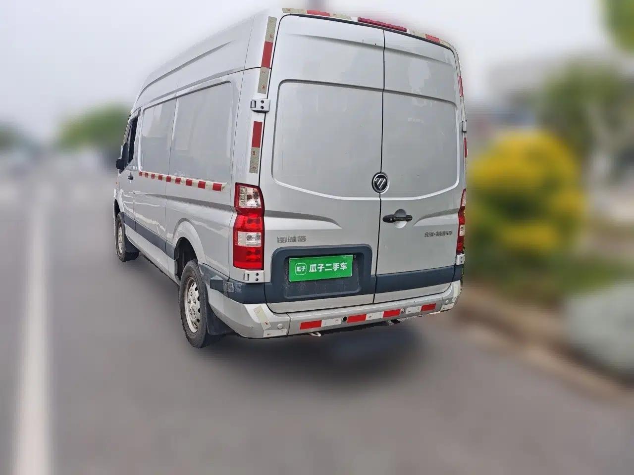 Foton Toano 2023 Joy Elephant Van 2.0T Manual Long Wheelbase Mid-Roof Design Rear Single Tire 3-Seater — миниатюра 4