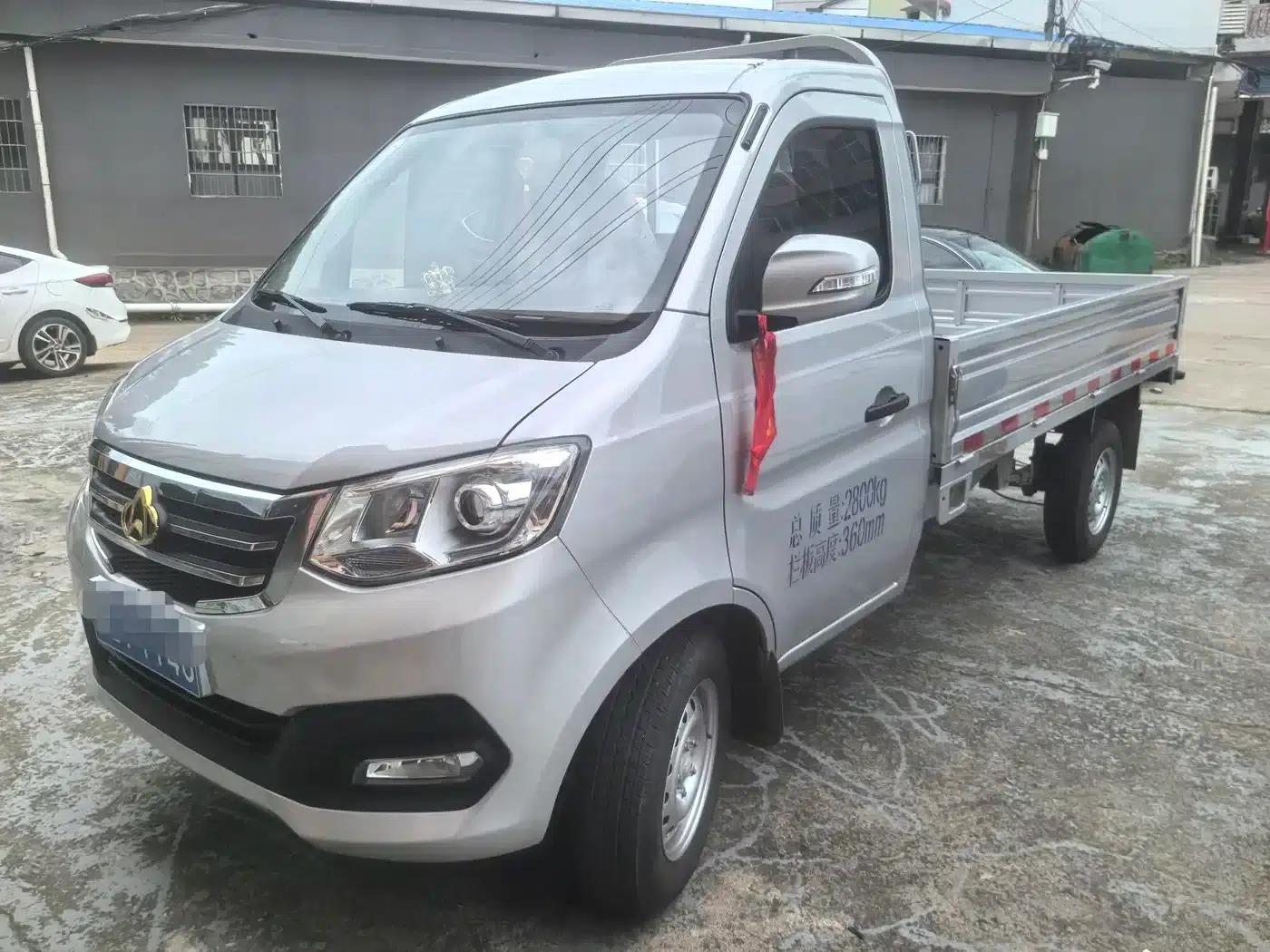 New Leopard T3 2025 Youth Edition, Yu'an 1.6L Single Cab, 2820mm Connected Cargo Box — миниатюра 1