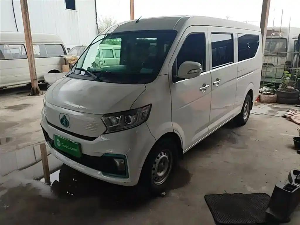 Crossstar V5 EV 2024 Smart Edition 6-seater with double doors — миниатюра 2