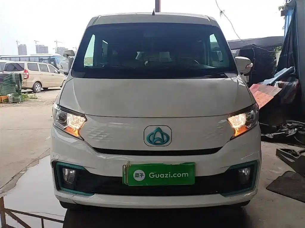 Crossstar V5 EV 2024 Smart Edition 6-seater with double doors — миниатюра 3