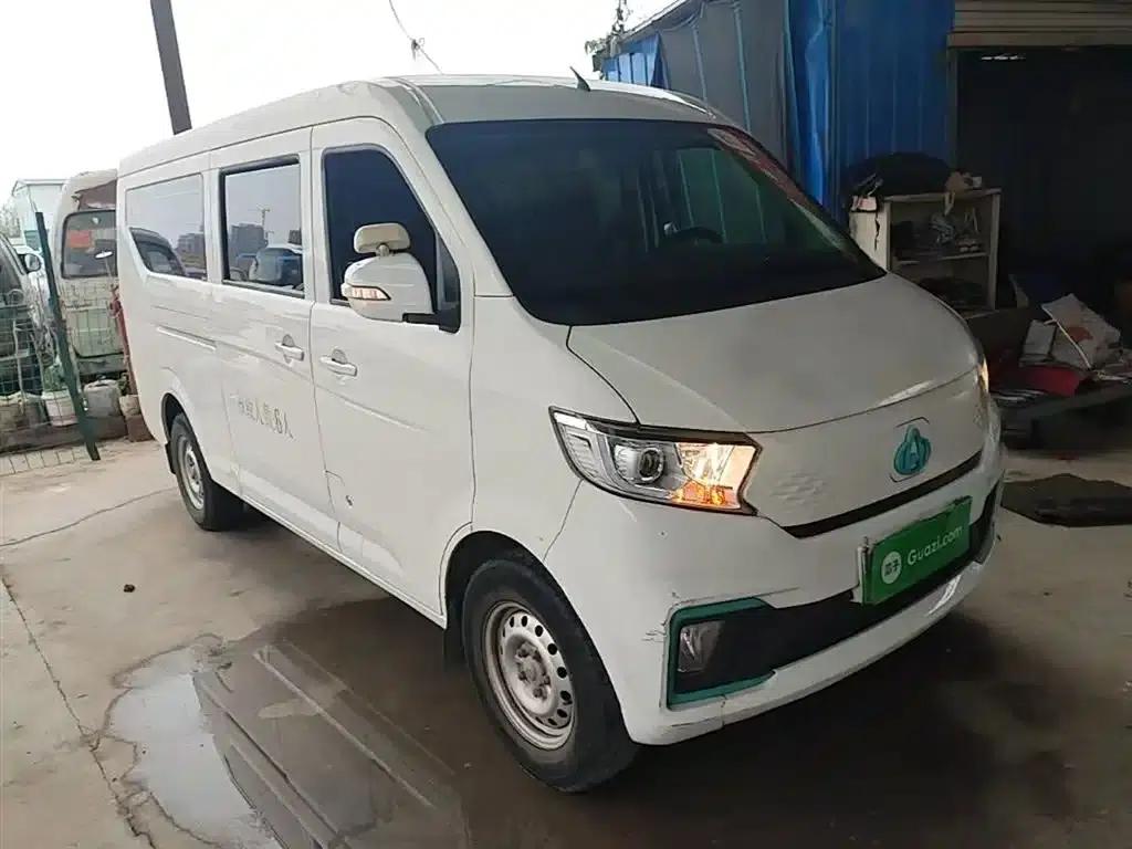 Crossstar V5 EV 2024 Smart Edition 6-seater with double doors — миниатюра 4