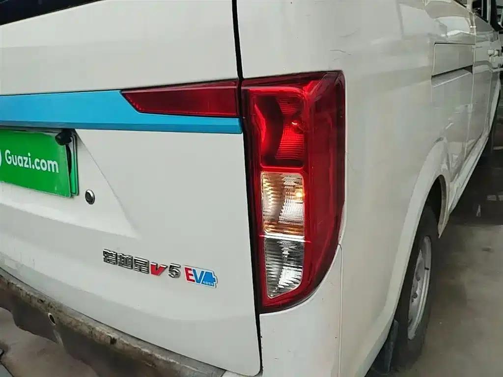 Crossstar V5 EV 2024 Smart Edition 6-seater with double doors — миниатюра 8