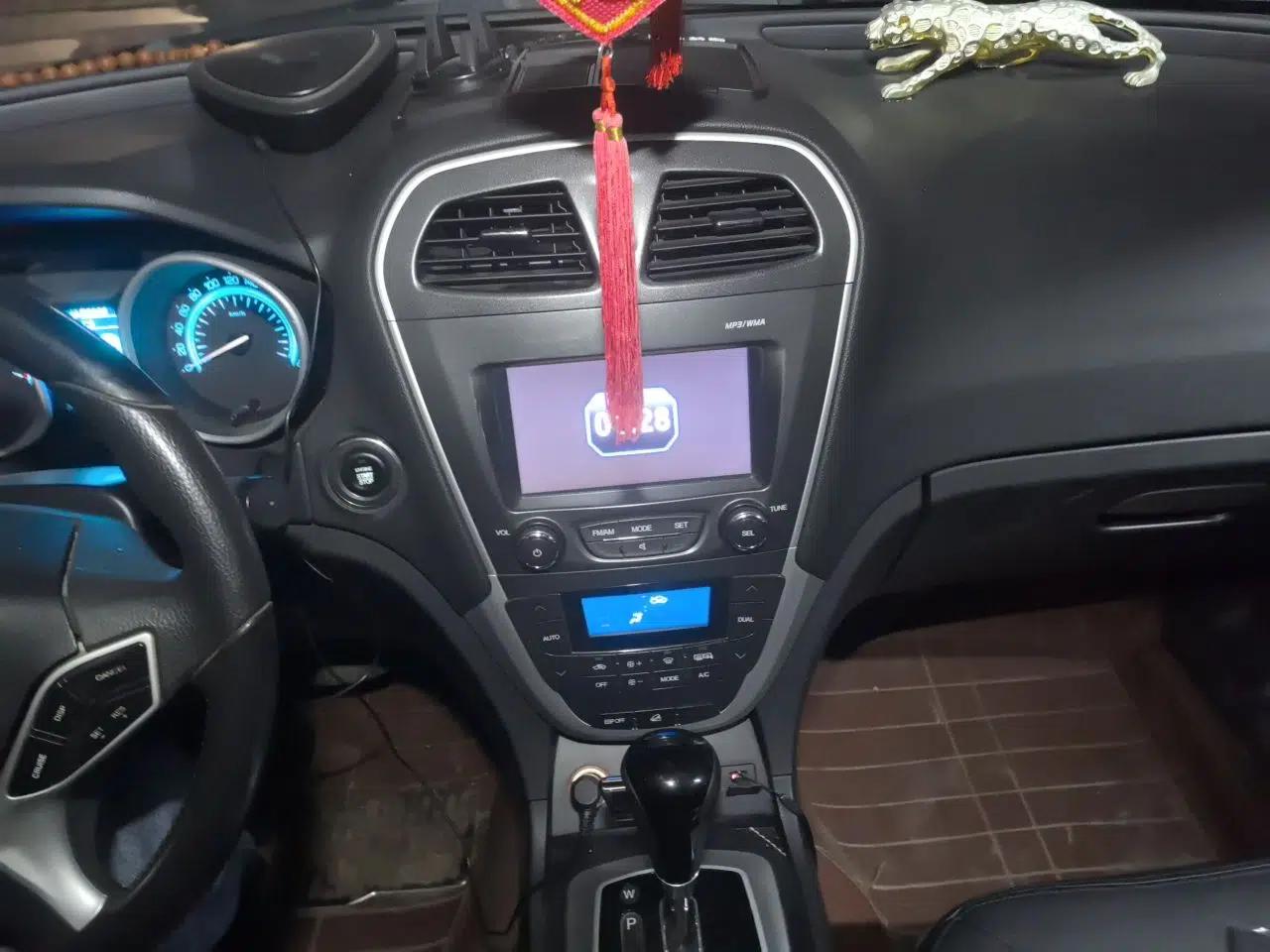 GAC Trumpchi GS5 2014 2.0L Automatic Two-Wheel Drive Anniversary Value Edition — миниатюра 14