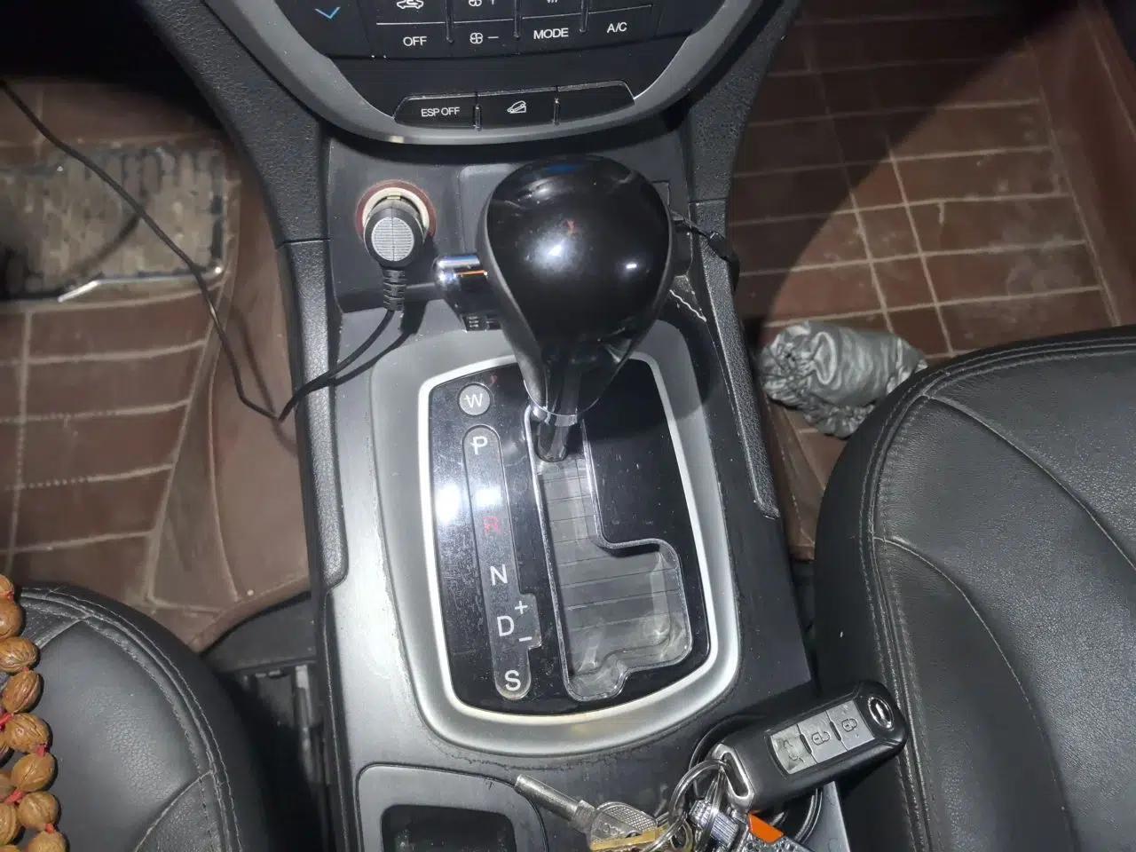 GAC Trumpchi GS5 2014 2.0L Automatic Two-Wheel Drive Anniversary Value Edition — миниатюра 15