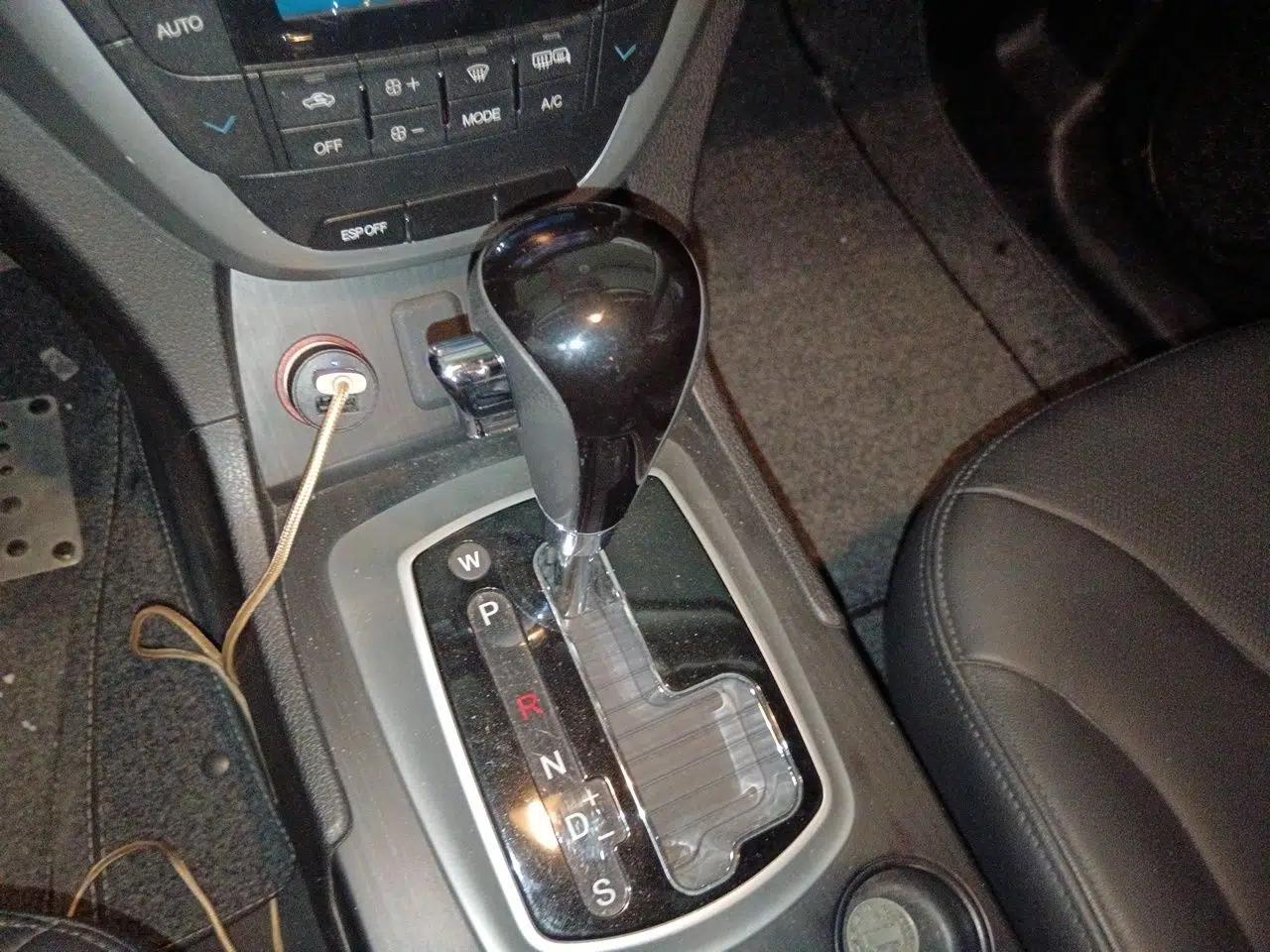 GAC Trumpchi GS5 2013 2.0L Automatic Two-Wheel Drive Light Interior Special Edition — миниатюра 15