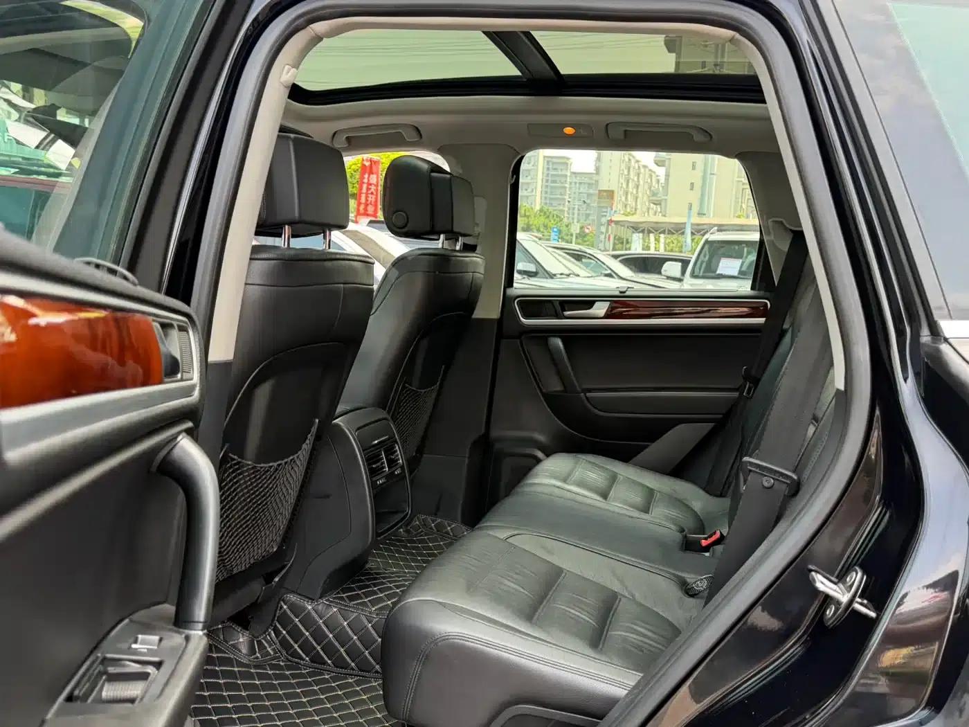 Touareg 2011 3.0TDI Diesel Comfort Model — миниатюра 6