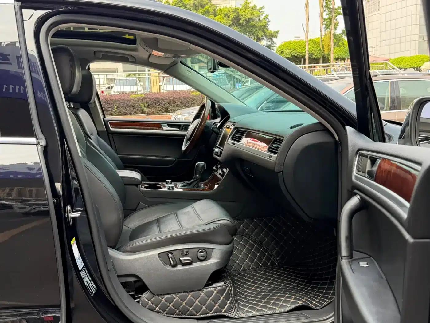 Touareg 2011 3.0TDI Diesel Comfort Model — миниатюра 7