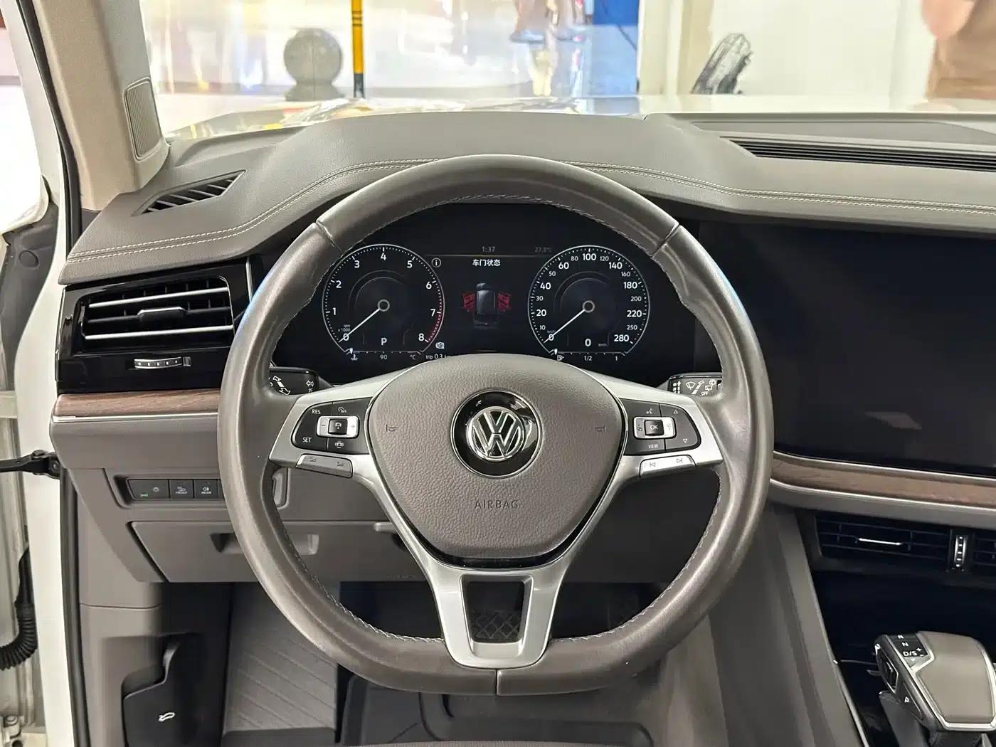Touareg 2019 3.0TSI R-Line Edition (China VI Emission Standard) — миниатюра 16