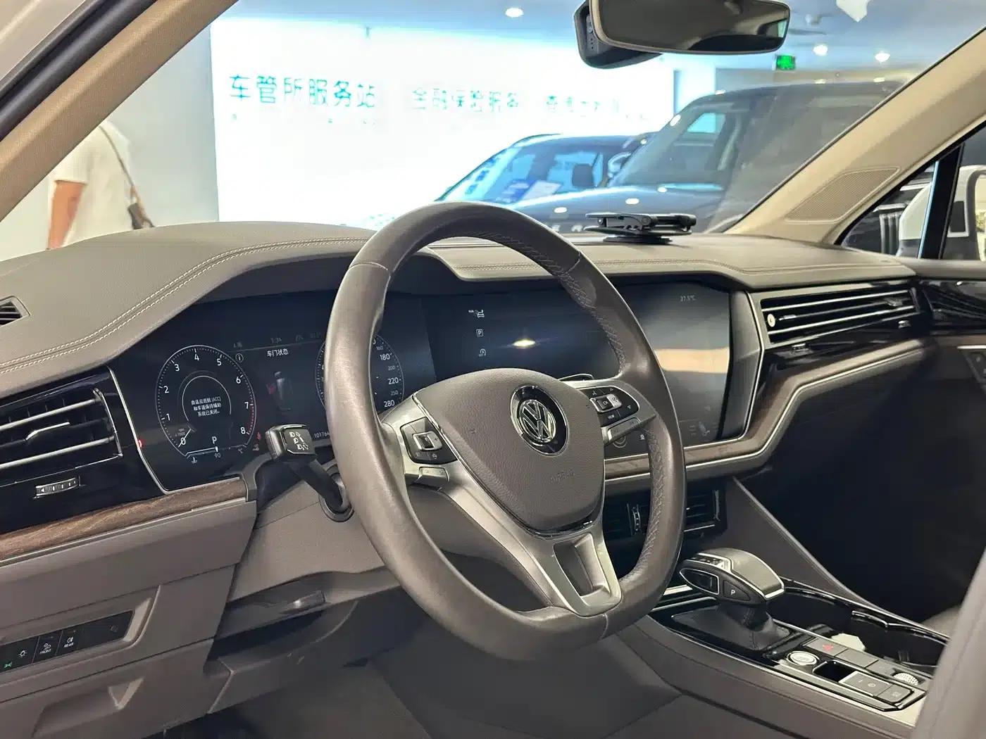 Touareg 2019 3.0TSI R-Line Edition (China VI Emission Standard) — миниатюра 10