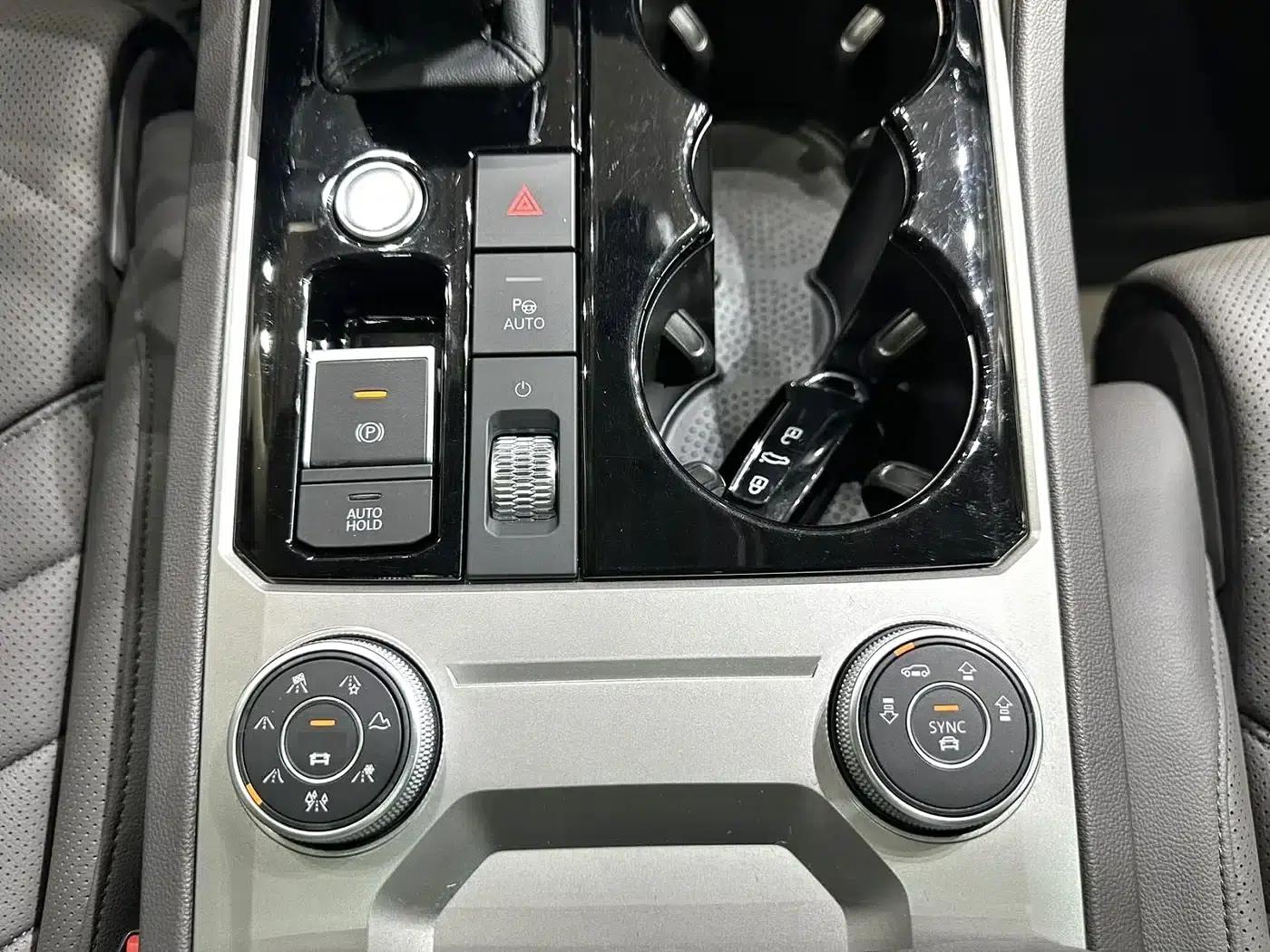 2023 Touareg 3.0TSI Sport Edition with Volcanic Rock Paint — миниатюра 7