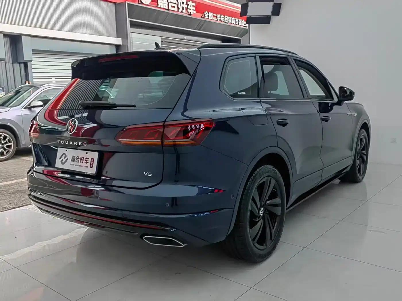2023 Volkswagen Touareg 3.0TSI R-Line, Obsidian Black Sport Package — миниатюра 4