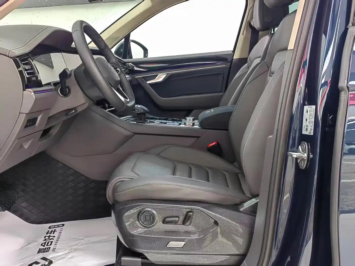 2023 Volkswagen Touareg 3.0TSI R-Line, Obsidian Black Sport Package — миниатюра 5