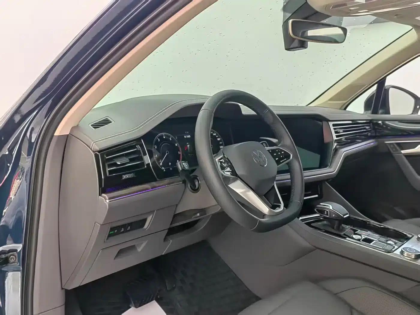 2023 Volkswagen Touareg 3.0TSI R-Line, Obsidian Black Sport Package — миниатюра 6