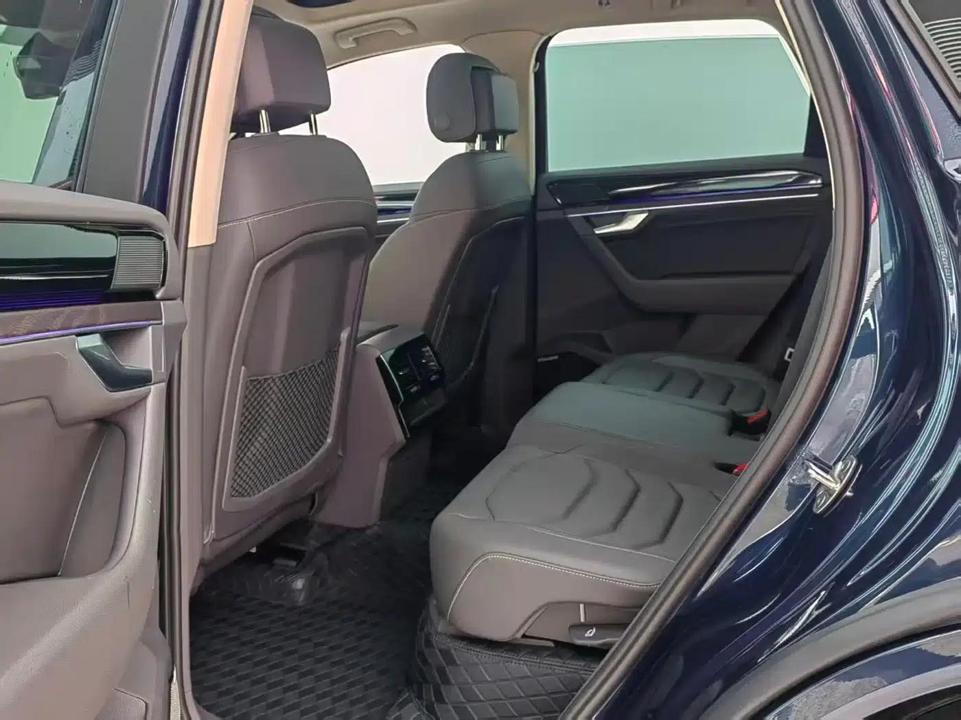 2023 Volkswagen Touareg 3.0TSI R-Line, Obsidian Black Sport Package — миниатюра 8