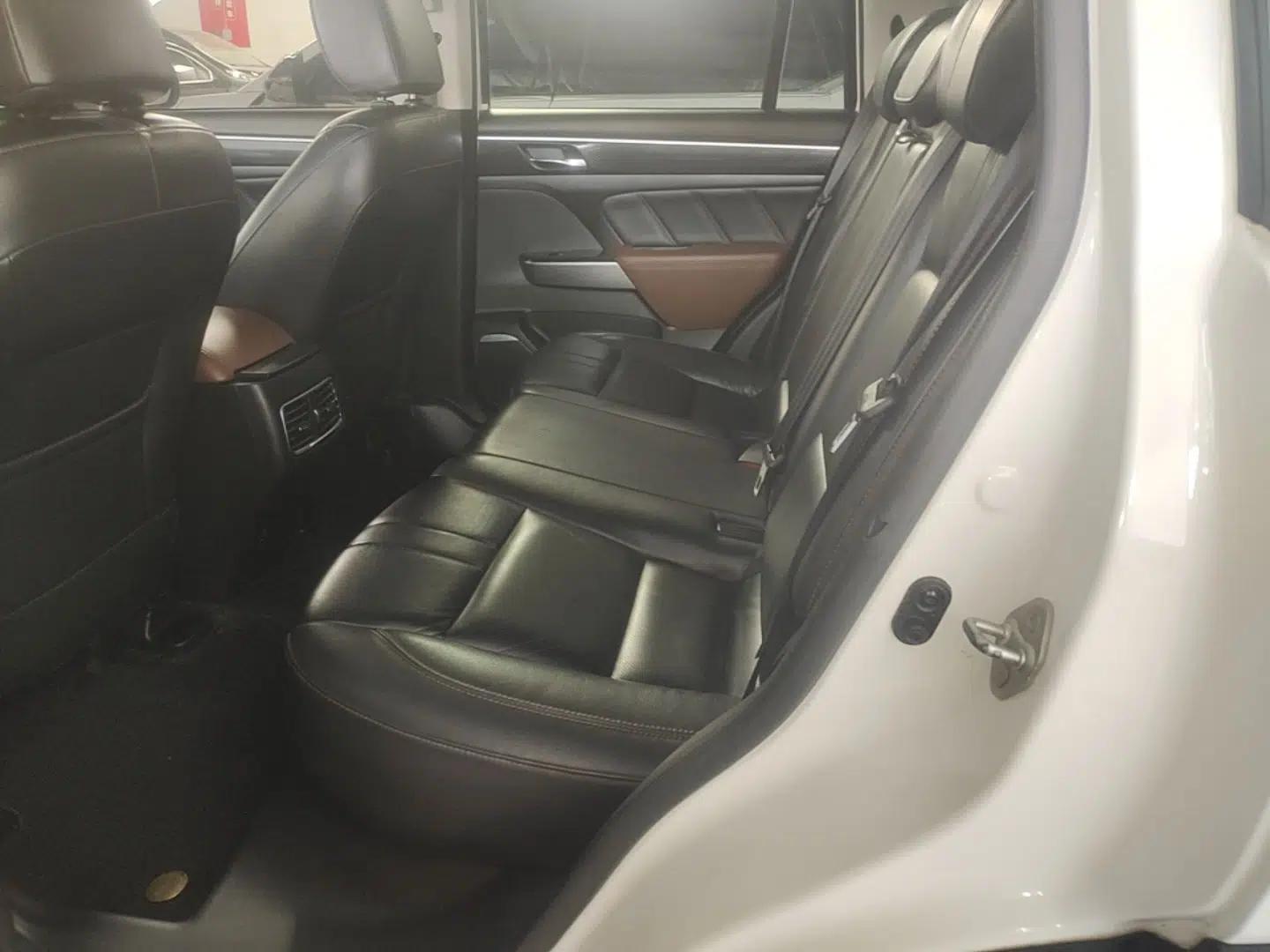 GAC Trumpchi GS7 2017 320T Two-Wheel-Drive Luxury Smart Connectivity Model — миниатюра 20