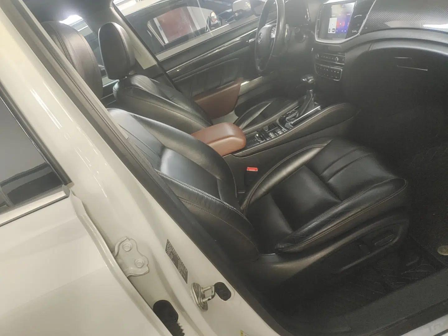GAC Trumpchi GS7 2017 320T Two-Wheel-Drive Luxury Smart Connectivity Model — миниатюра 23