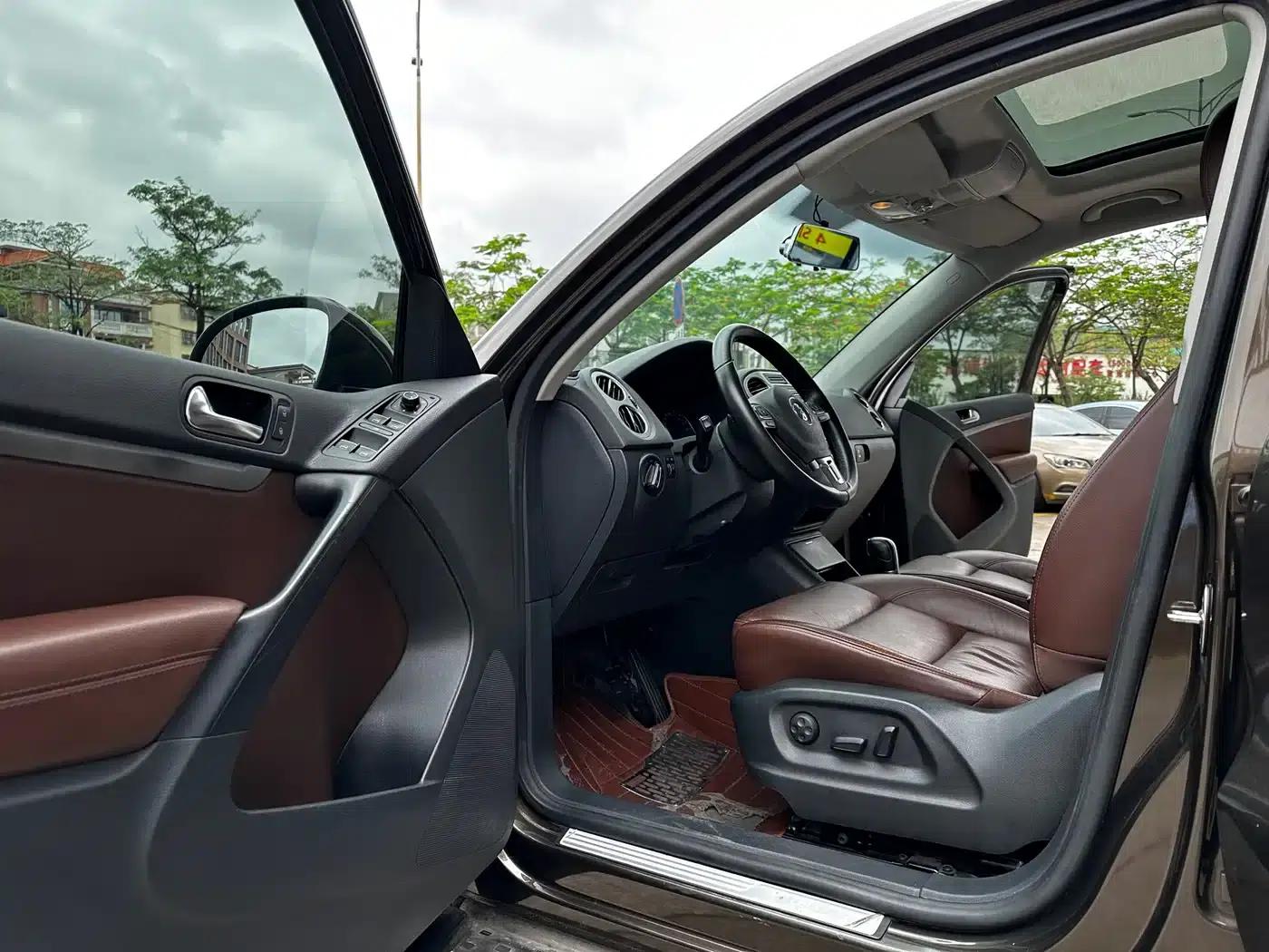 Tiguan 2013 1.8TSI Automatic 4WD Luxury — миниатюра 11