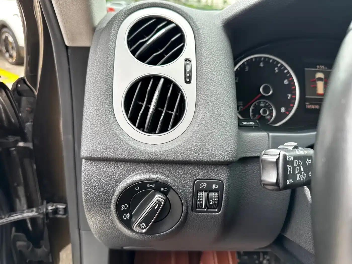 Tiguan 2013 1.8TSI Automatic 4WD Luxury — миниатюра 18