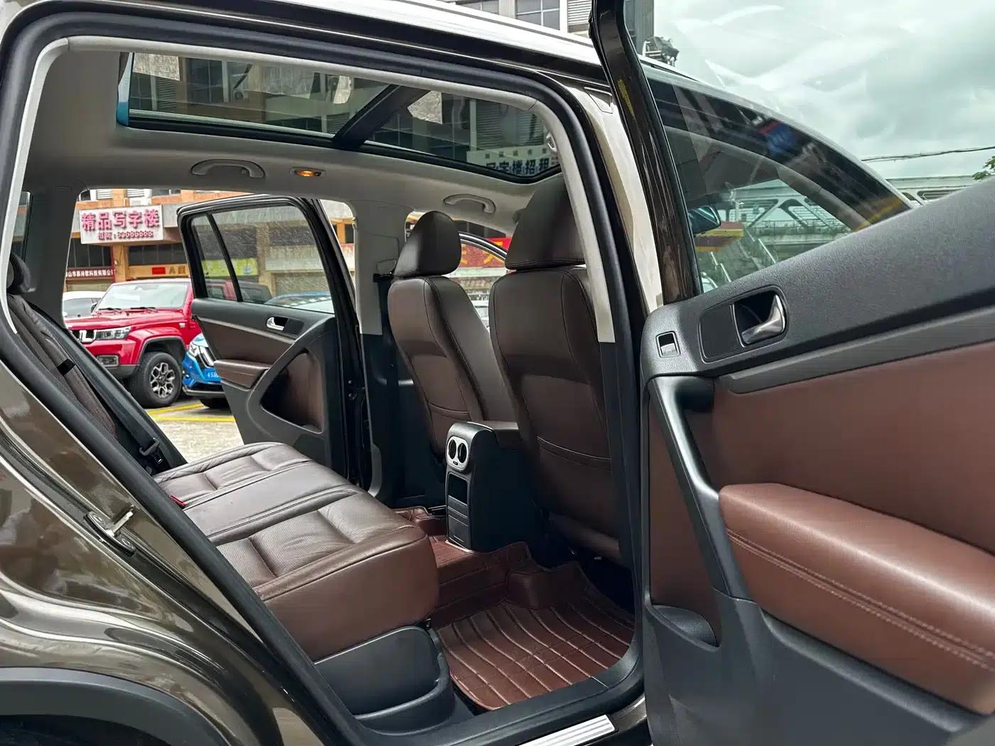 Tiguan 2013 1.8TSI Automatic 4WD Luxury — миниатюра 9