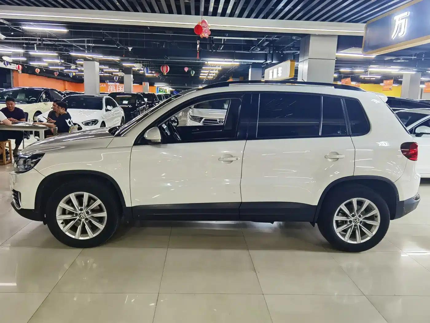 Tiguan 2017 300TSI Automatic 2WD Silk Road Comfort Edition — миниатюра 3