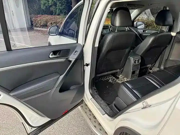 2013 Volkswagen Tiguan 1.8TSI Automatic 2WD Comfort Edition — миниатюра 2