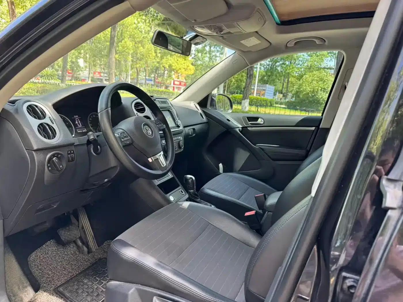 2015 Volkswagen Tiguan 1.8TSI Automatic 4WD Fashion Vision Edition — миниатюра 3
